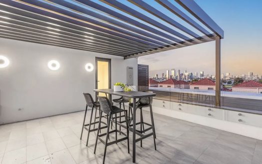Luxury Living In South Perth