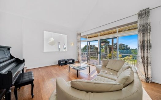 (5 x 3 x 4) Berndt Grove, Winthrop