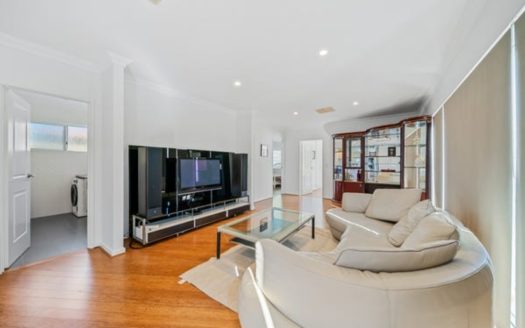 (5 x 3 x 4) Berndt Grove, Winthrop